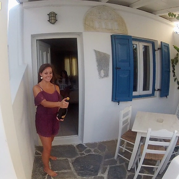 Meet your Posher, Michelle - Picture 2 of 2